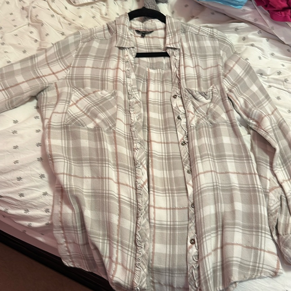 Cute grey and pink checkered blouse